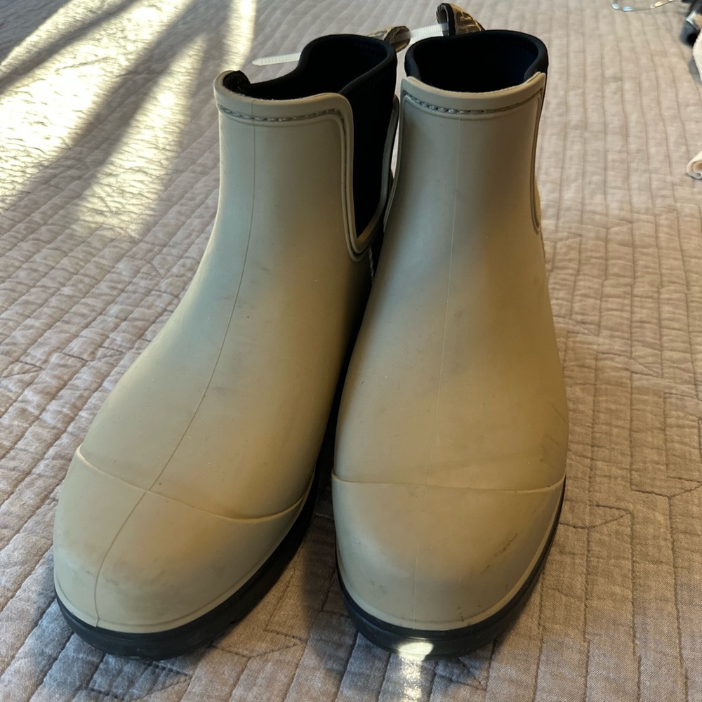 Ugg Droplet Boots